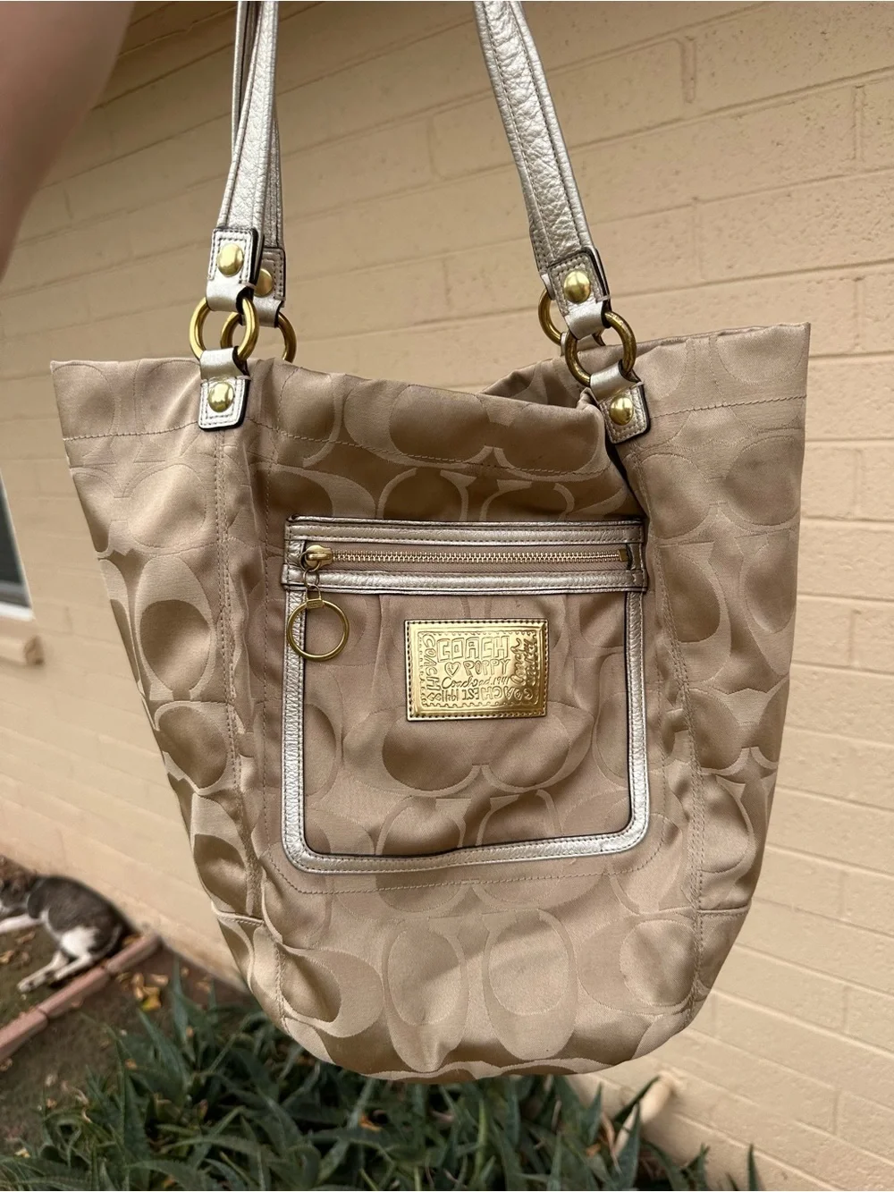 Coach poppy Bella  Signature large Tote with Gold Accents